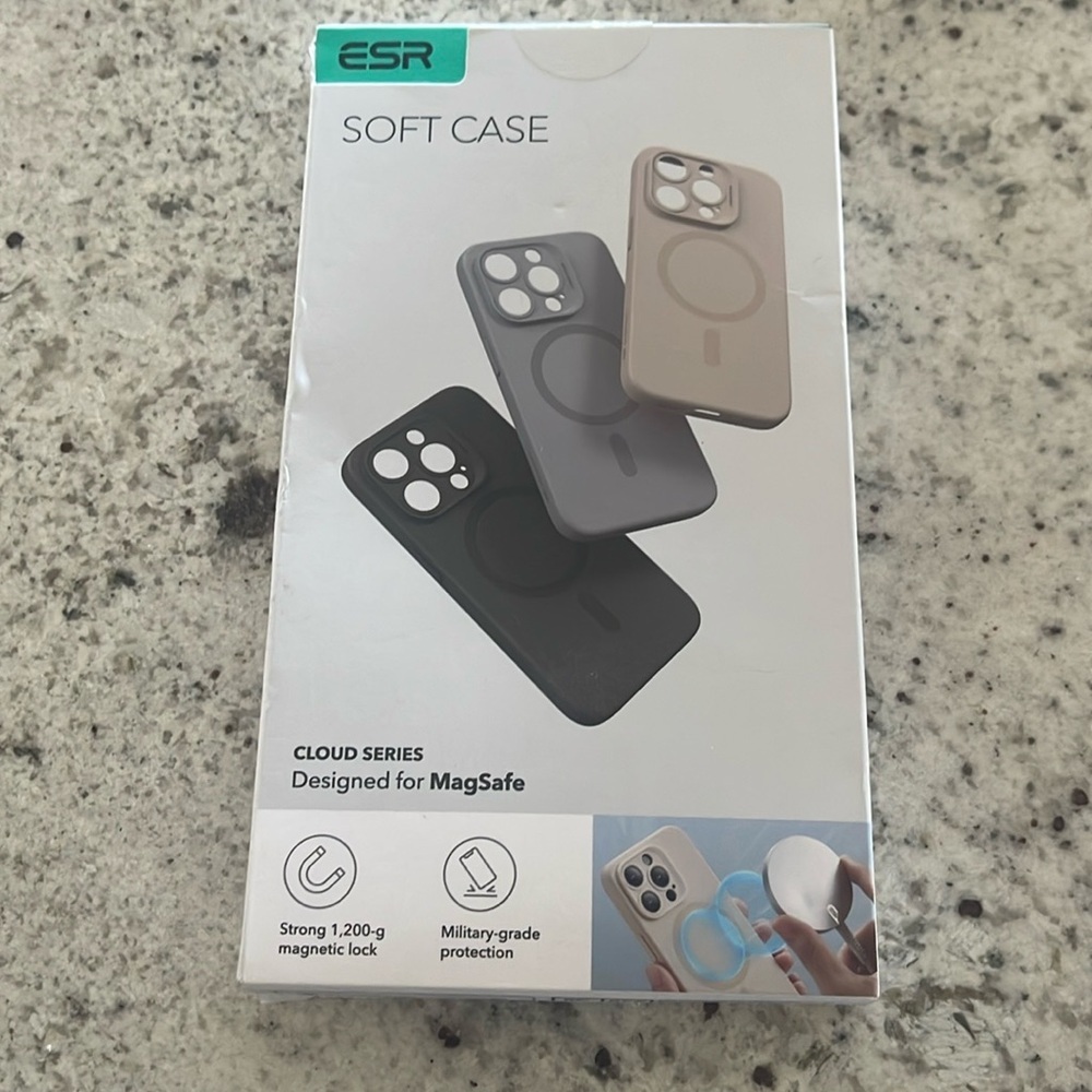 ESR Soft Case 15 Pro Military grade protection and MagSafe